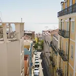 Guestready - Captain's 3d Near Alfama *